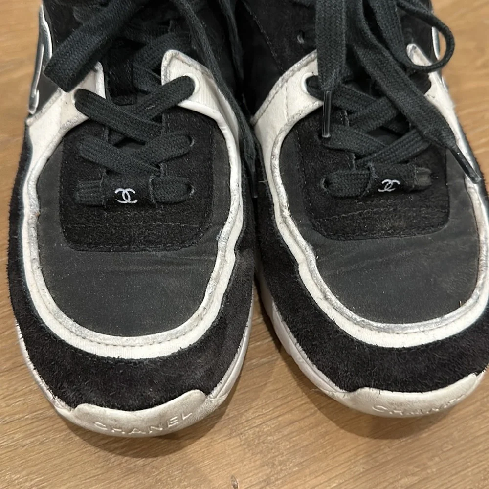 Chanel womens trainer sneakers in black and white size 37.5 - Picture 12 of 12